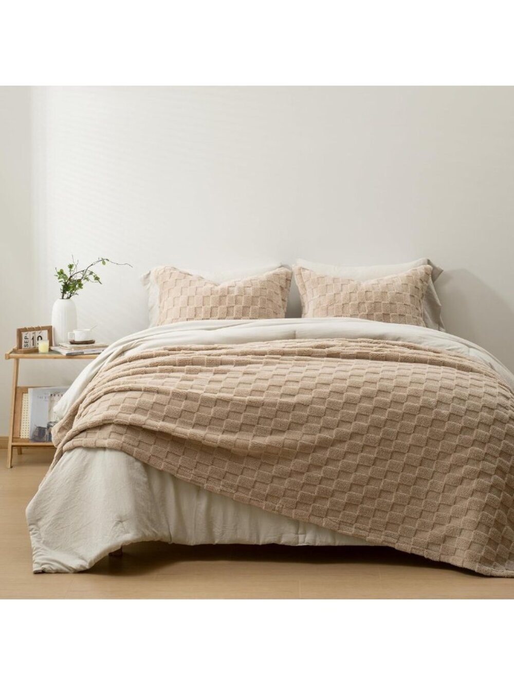 Cozy 4pc King Comforter Set with Detachable Fluffy Blanket - Camel Color